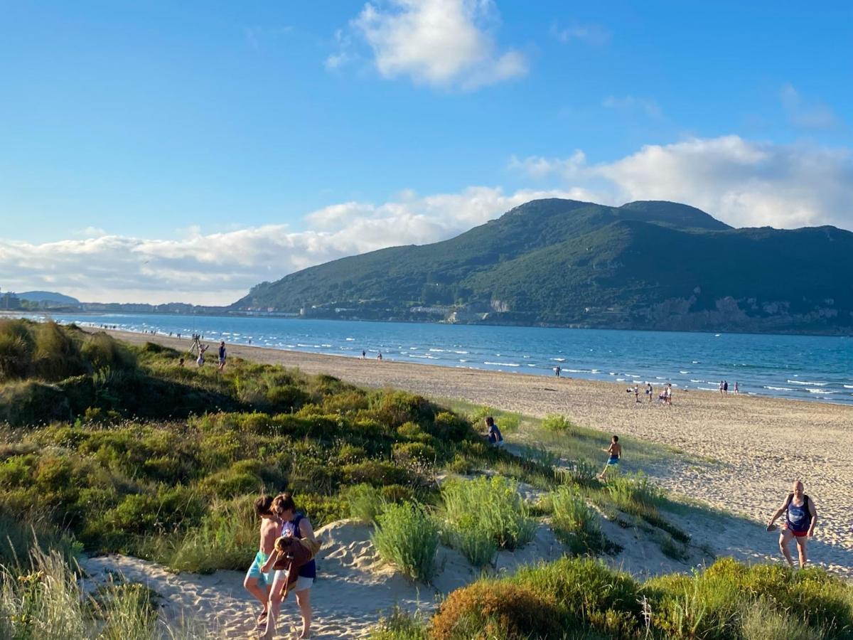 Piso Primera Linea De Playa 라레도 외부 사진